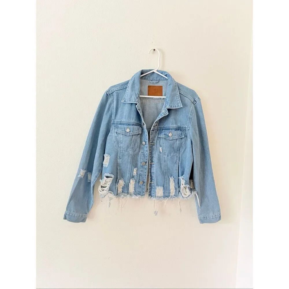 BBJ Women's Size Large Jean Jacket Cropped Raw Hem Light Wash Button Distressed